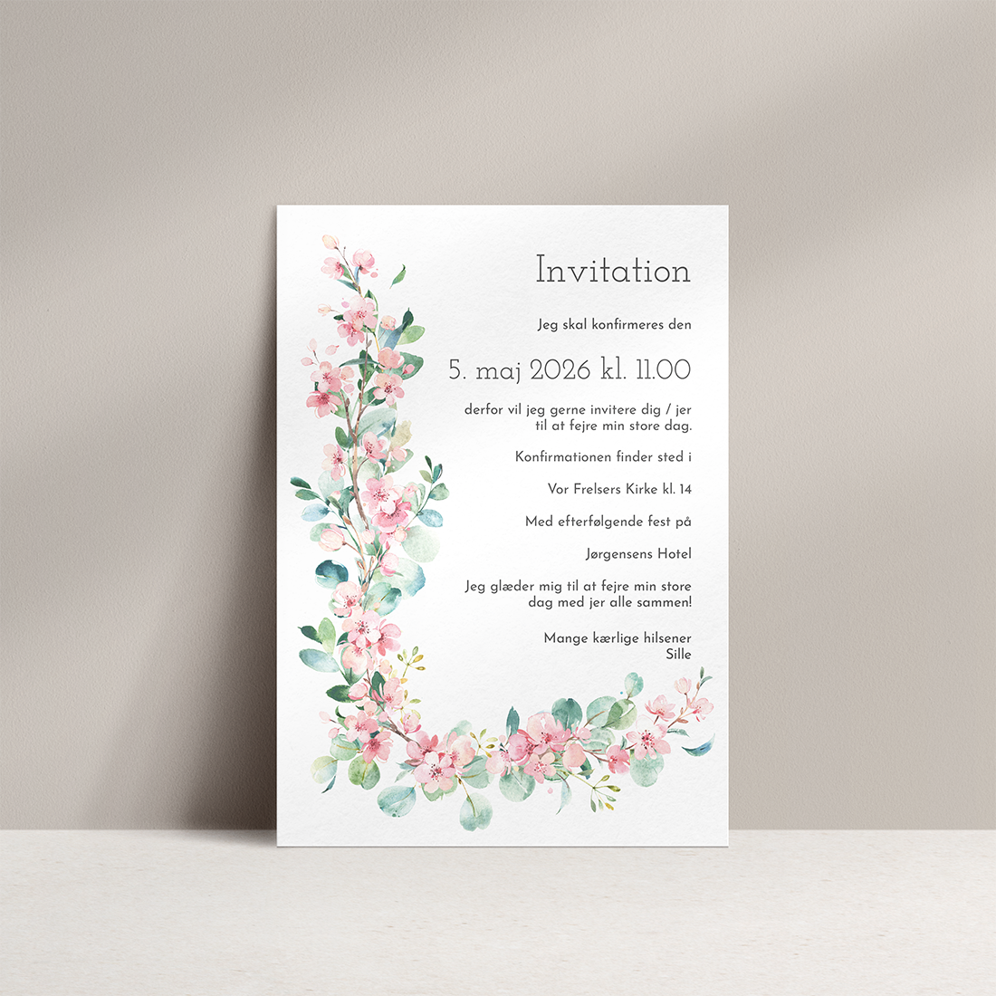 Konfirmationsinvitation Cherry Blossom Konfirmationsinvitation Cherry Blossom inkl. C5 kuvert - invitation med kirsebærblomster og eucalyptus