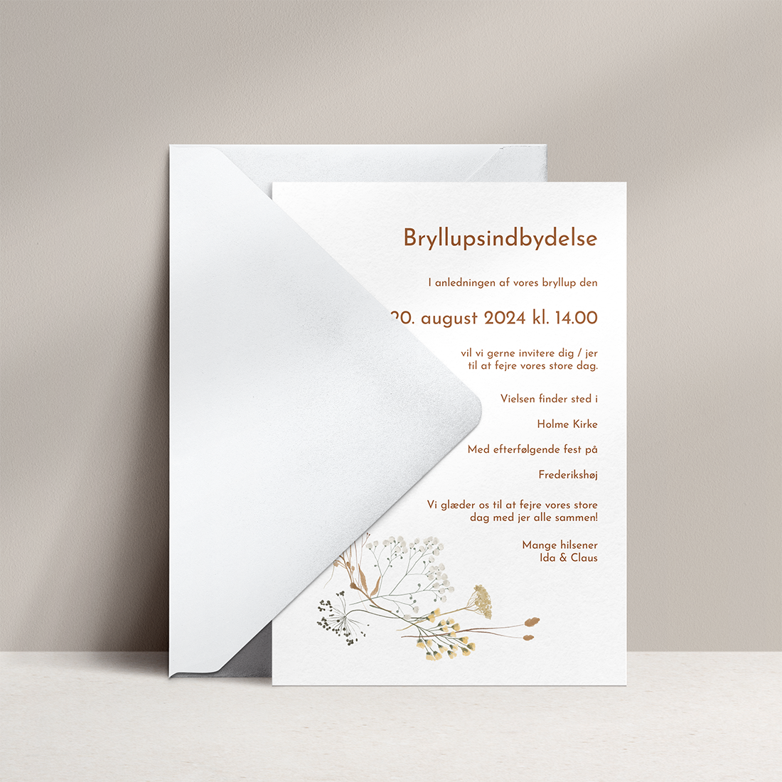 Bryllupsinvitation Wildflower med gyldne blomster til sensommer bryllup
