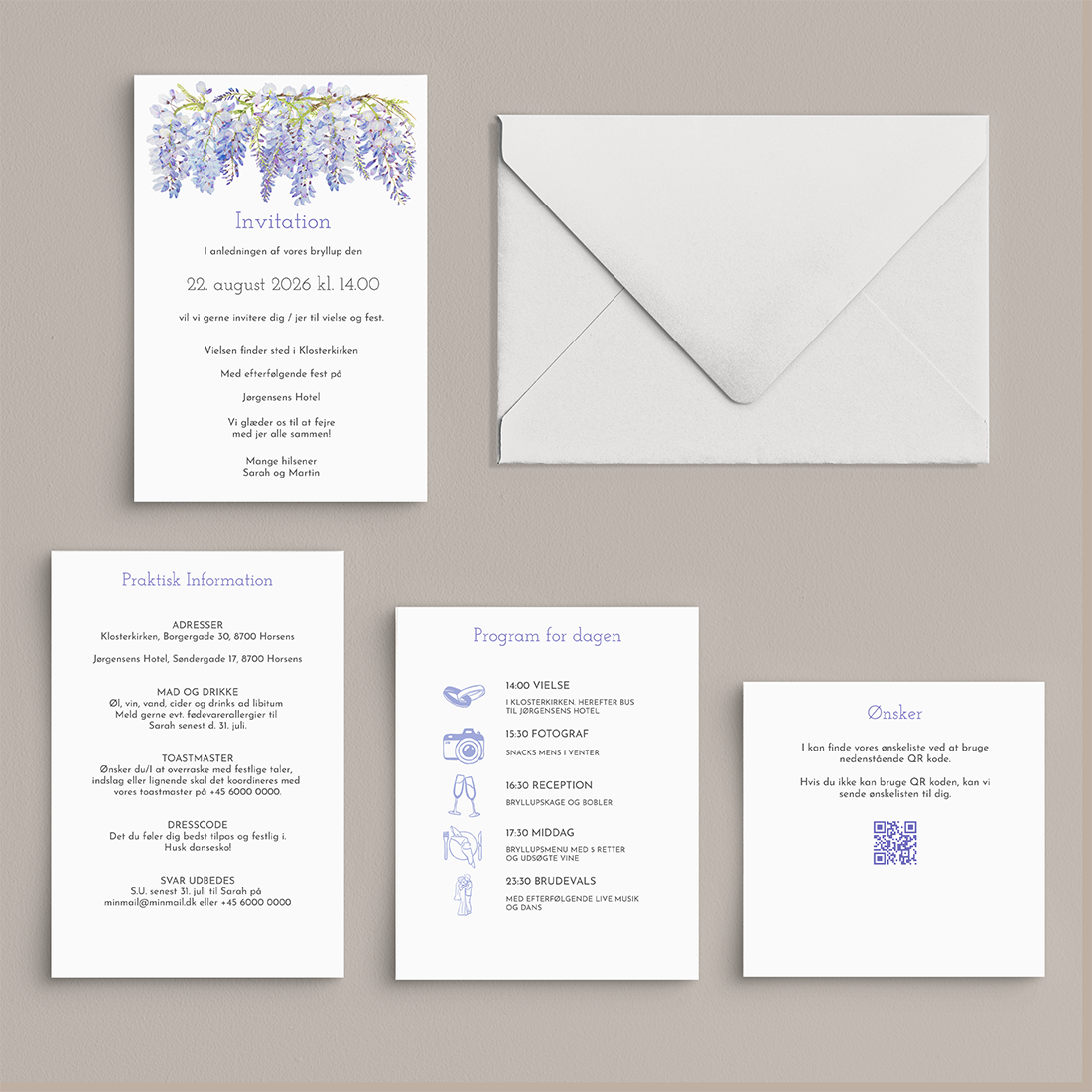 Bryllupsinvitation Wisteria i pocketfold / lommekuvert med blålilla blomster / blåregn