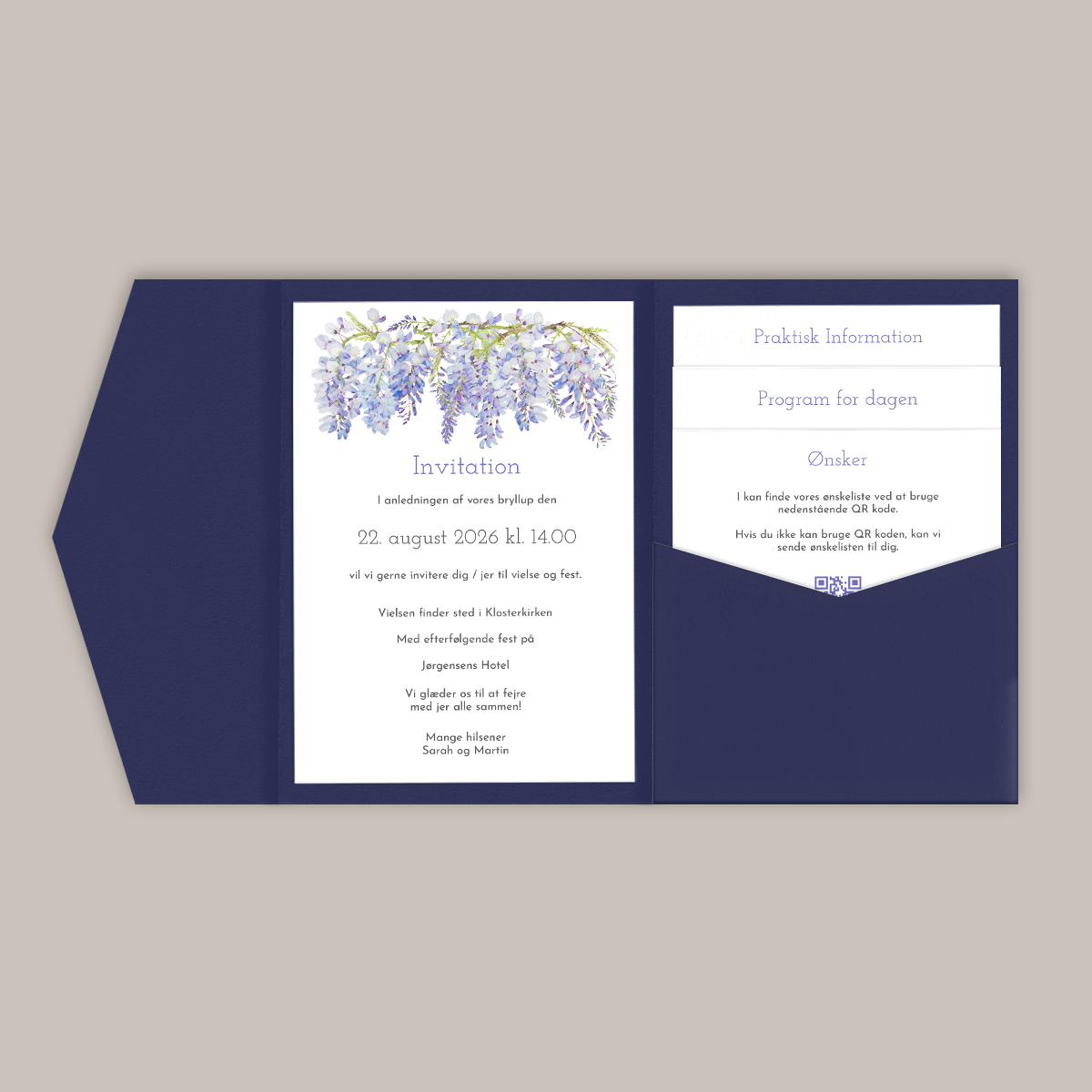 Bryllupsinvitation Wisteria i pocketfold / lommekuvert med blålilla blomster / blåregn