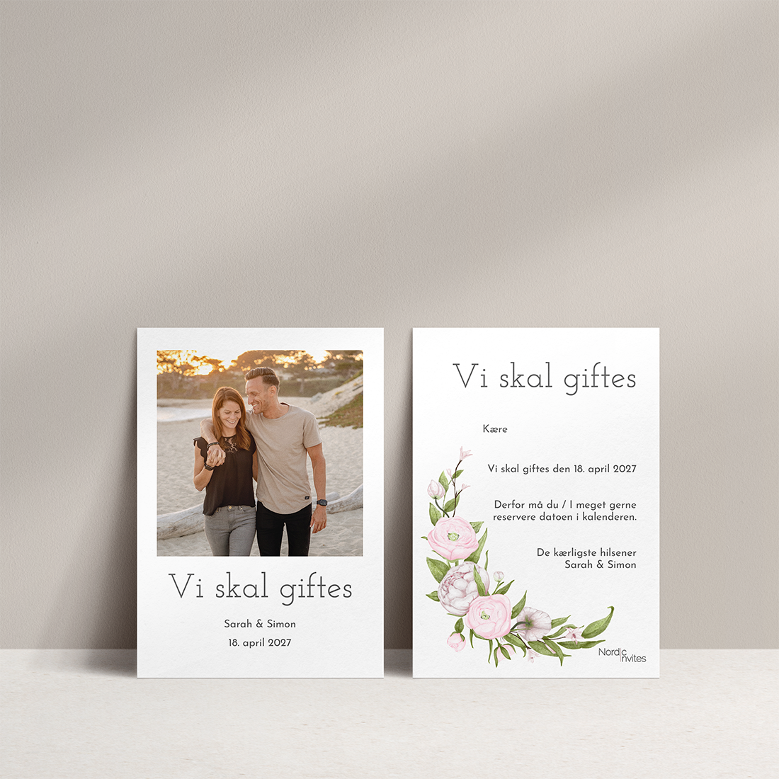 Save the Date Blush Spring Save the Date Blush Spring til bryllup med ranunkler, pæoner og grønne blade