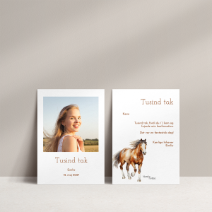 Takkekort med brun hest til konfirmation. Takkekort med billede af konfirmanden og illustration af hest. Inkl. hvid C6 kuvert.