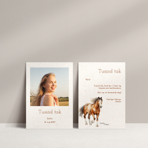 Takkekort med brun hest til konfirmation. Takkekort med billede af konfirmanden og illustration af hest. Inkl. hvid C6 kuvert.